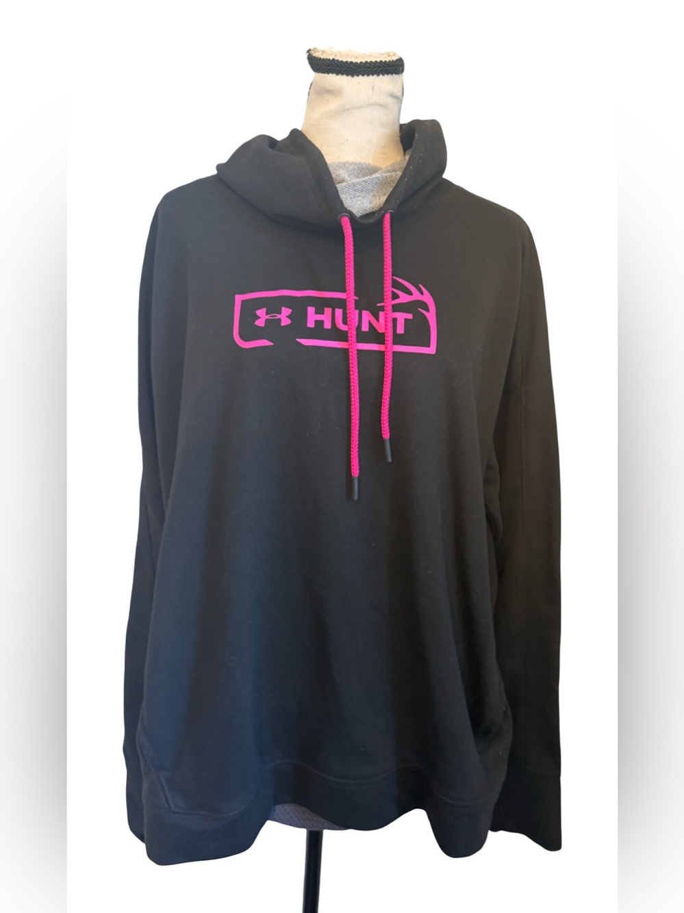 Under Armour Hunt Women’s XXL Black Pink Cowl Neck Kangaroo Pocket Hoodie 26x26